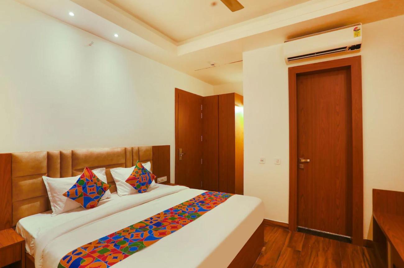 Hotel Swarn Bhoomi Kanpur Bagian luar foto