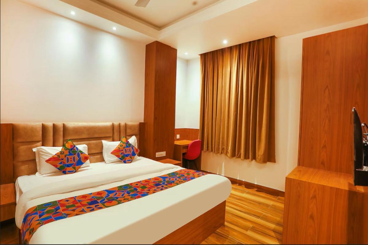 Hotel Swarn Bhoomi Kanpur Bagian luar foto
