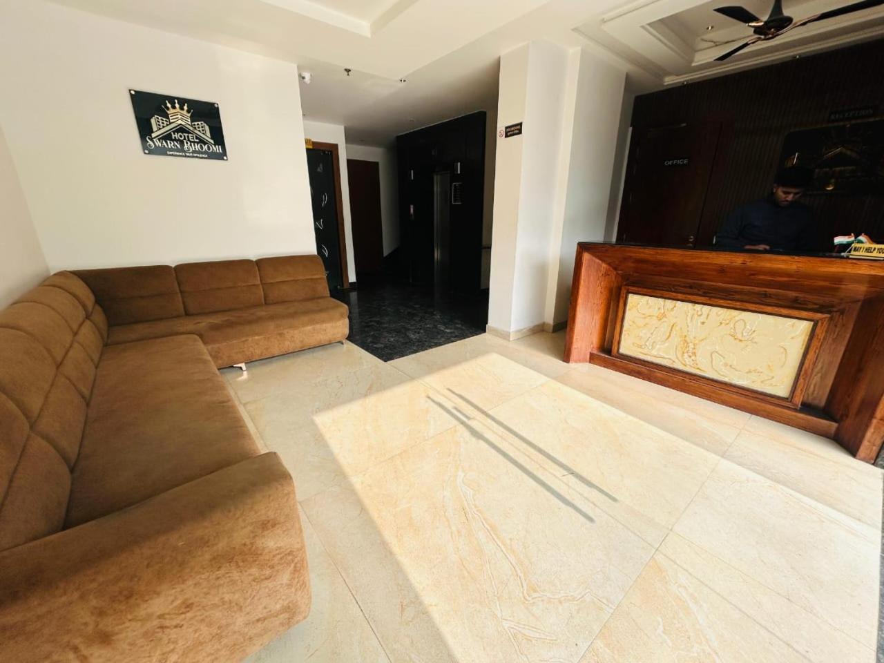 Hotel Swarn Bhoomi Kanpur Bagian luar foto